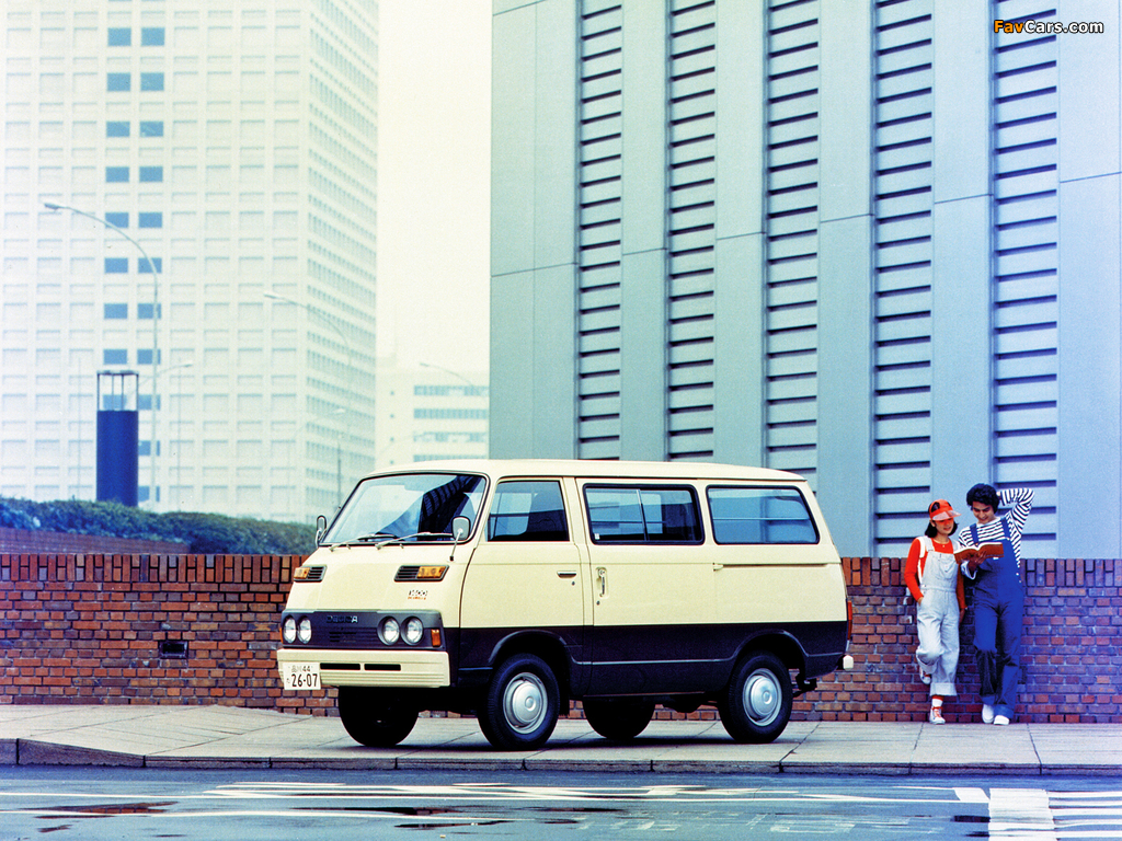 Mitsubishi Delica Coach 1974–79 pictures (1024 x 768)