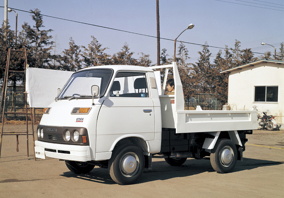 千趣会 DELICA 1972〜1974 Photos of Mitsubishi Delica Coach 1974–79