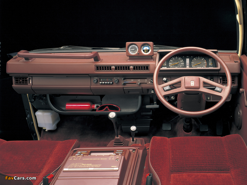 Mitsubishi Delica 4WD 1982–86 pictures (800 x 600)