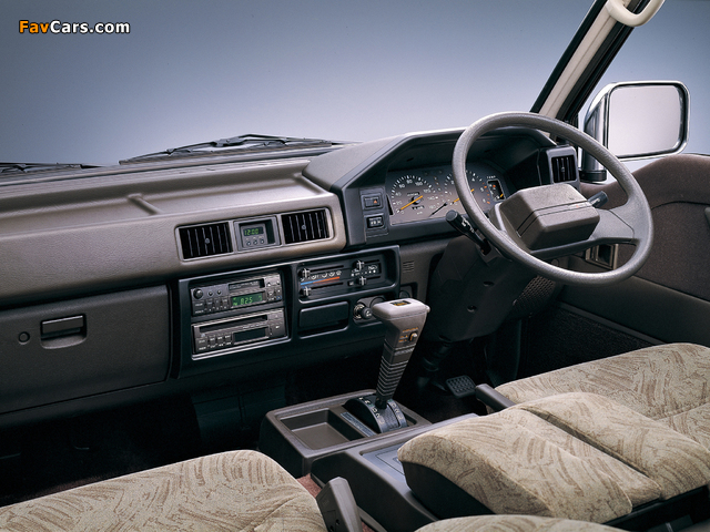 Mitsubishi Delica Star Wagon 1990–99 wallpapers (640 x 480)