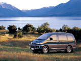 Mitsubishi Delica Space Gear 4WD 1994–97 pictures