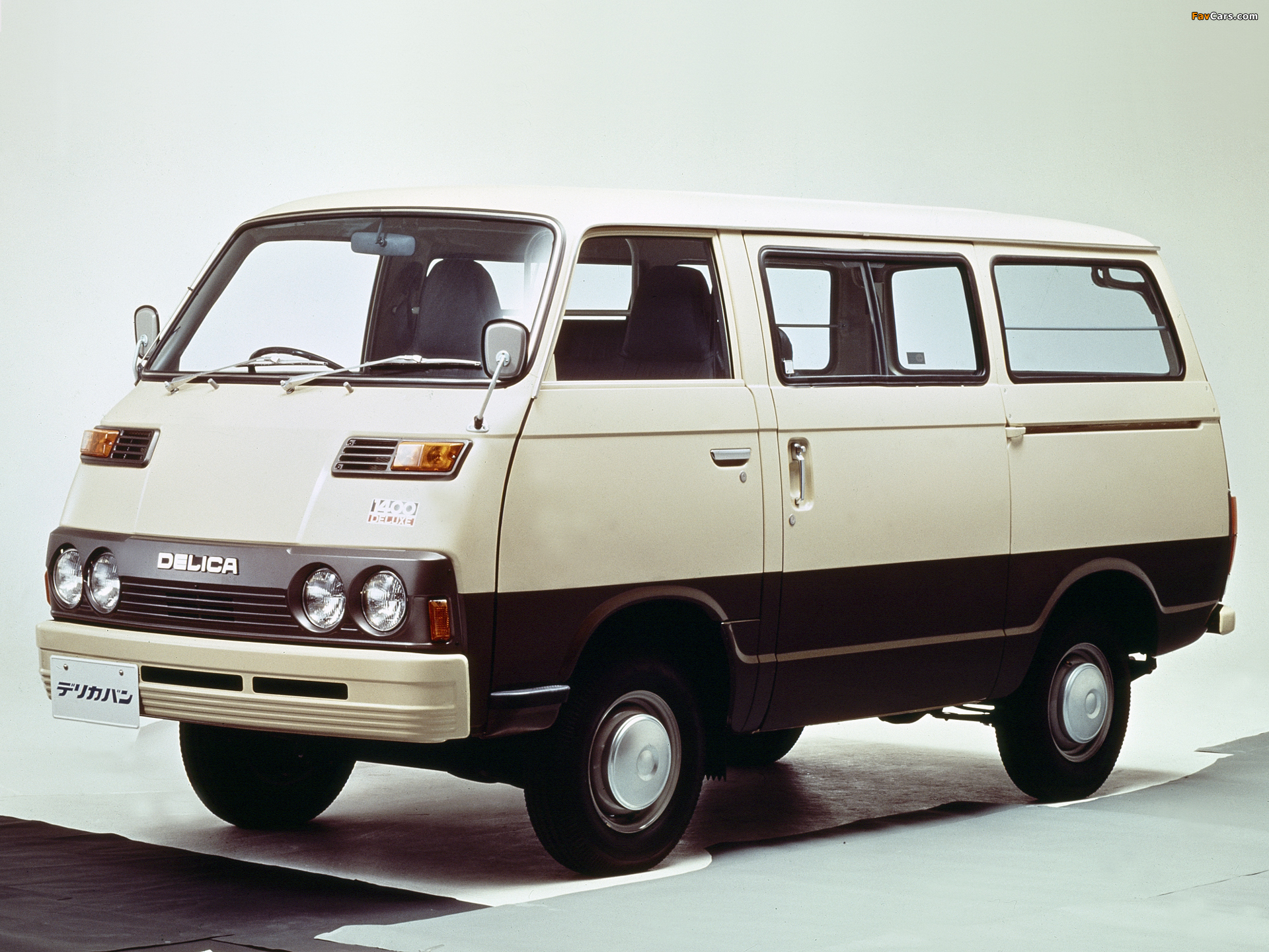 Photos of Mitsubishi Delica Coach 1974–79 (1920 x 1440)