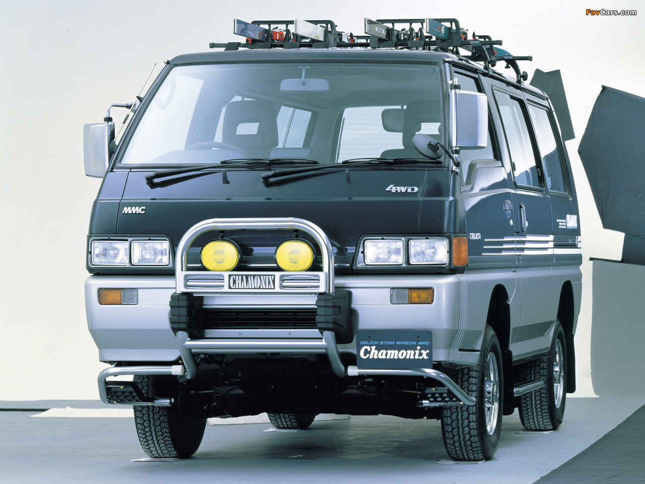 Photos of Mitsubishi Delica Star Wagon 4WD 1986–90 (1280 x 960)