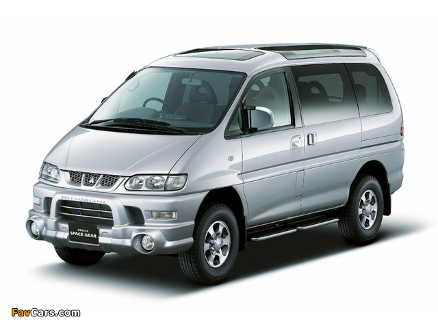 Photos of Mitsubishi Delica Space Gear 4WD 1997–2007 (640 x 480)