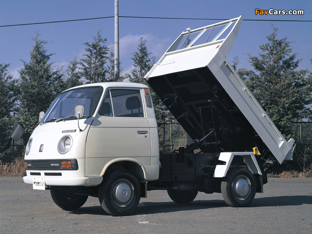 Pictures of Mitsubishi Delica Truck 1968–74 (640 x 480)
