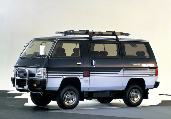 Pictures of Mitsubishi Delica 4WD 1982–86