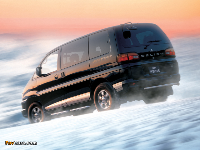 Pictures of Mitsubishi Delica Space Gear 4WD 1997–2007 (640 x 480)