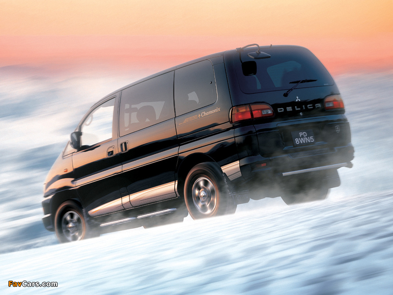 Pictures of Mitsubishi Delica Space Gear 4WD 1997–2007 (800 x 600)