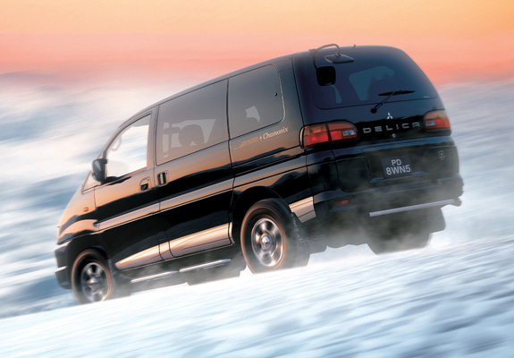 Pictures of Mitsubishi Delica Space Gear 4WD 1997–2007
