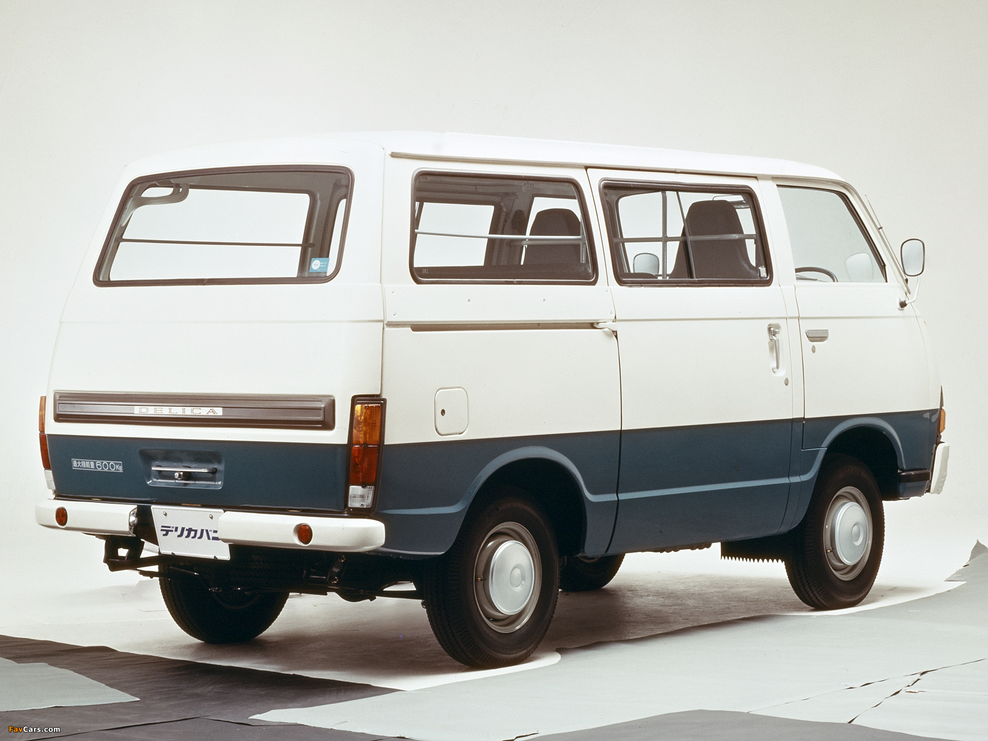 Mitsubishi Delica Coach 1974–79 wallpapers (1920 x 1440)