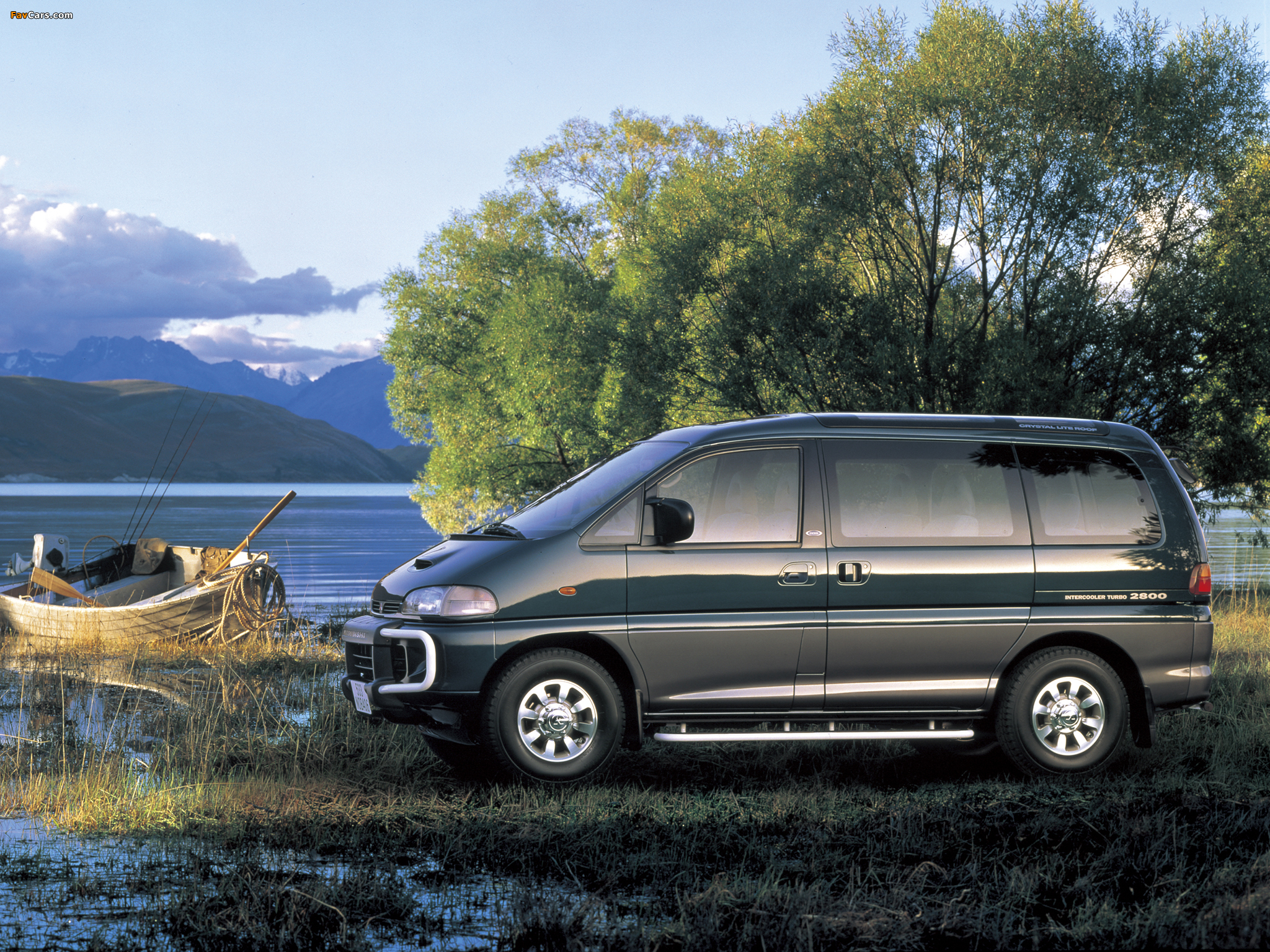 Mitsubishi Delica Space Gear 4WD 1994–97 wallpapers (2048 x 1536)