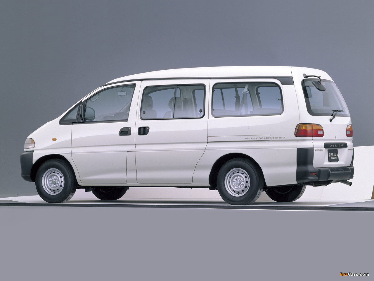 Mitsubishi Delica Space Gear LWB 1994–97 wallpapers (1280 x 960)