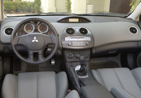 Images of Mitsubishi Eclipse GT North America 2005–08