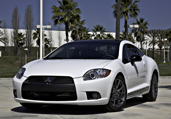 Images of Mitsubishi Eclipse SE 2011