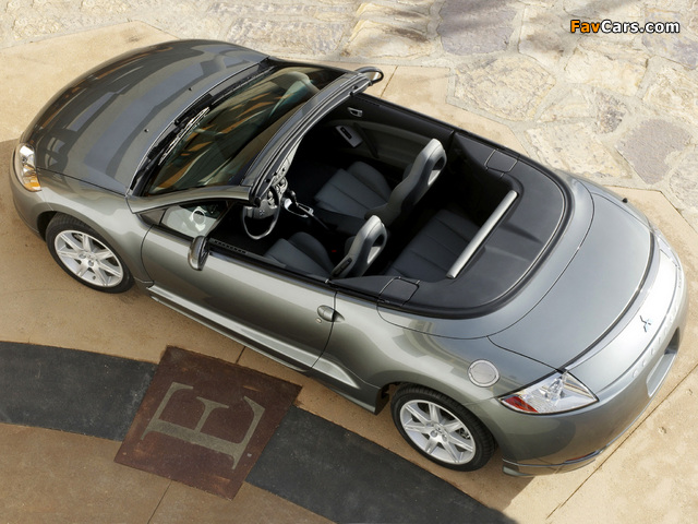 Pictures of Mitsubishi Eclipse GT Spyder Premium Sport Package 2005–08 (640 x 480)