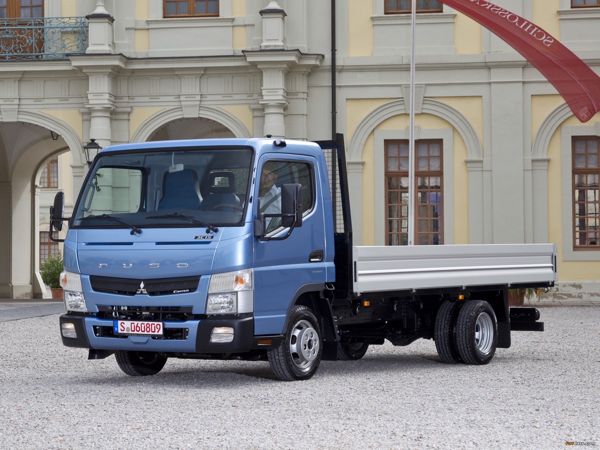 Pictures of Mitsubishi Fuso Canter (FE7) 2010 (2048 x 1536)