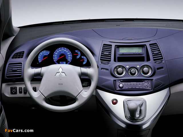 Images of Mitsubishi Grandis 2003–11 (640 x 480)