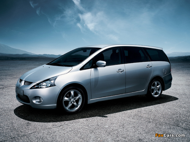 Mitsubishi Grandis 2003–11 images (640 x 480)