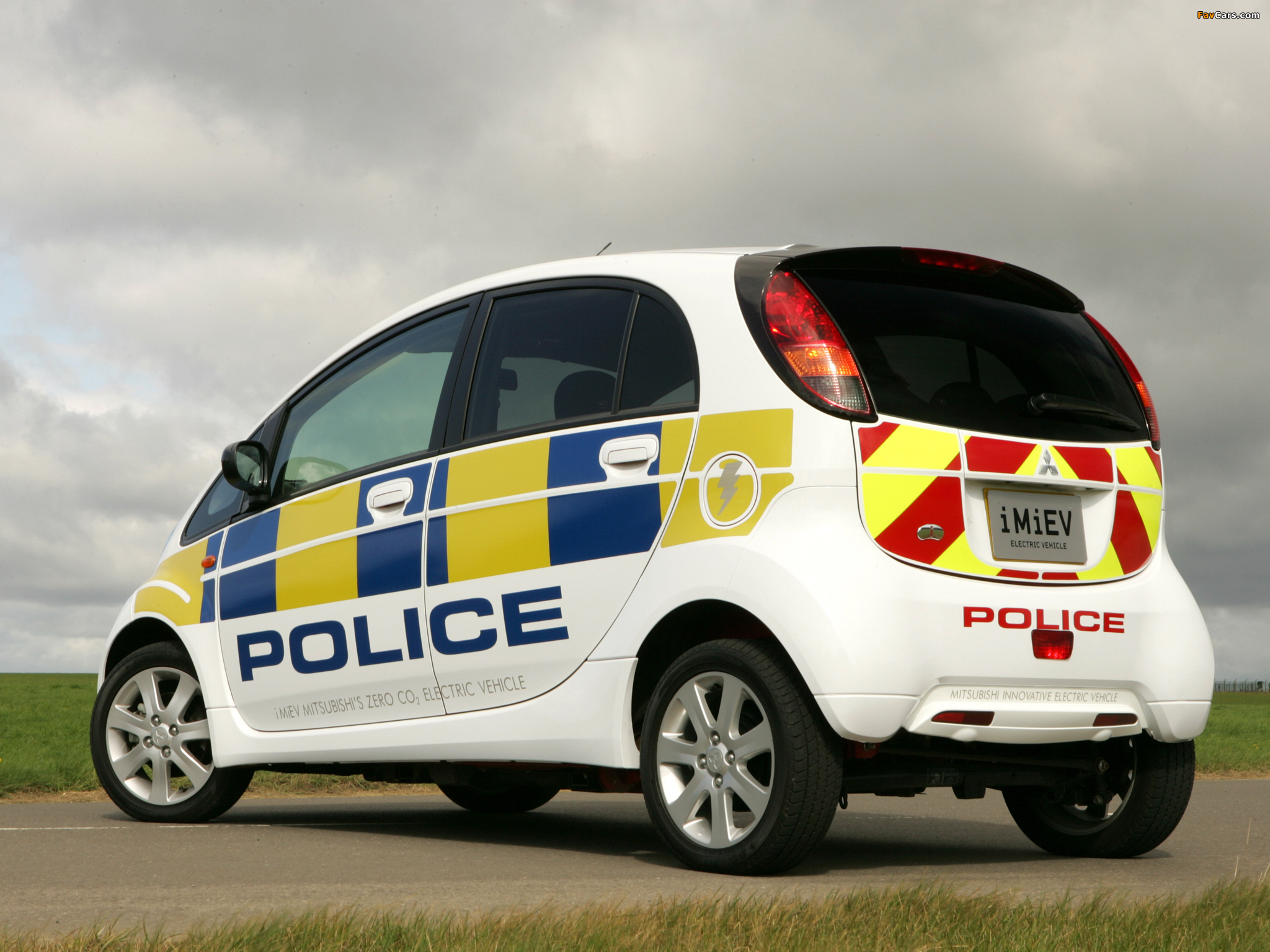 Mitsubishi i MiEV Police 2009 images (2048 x 1536)