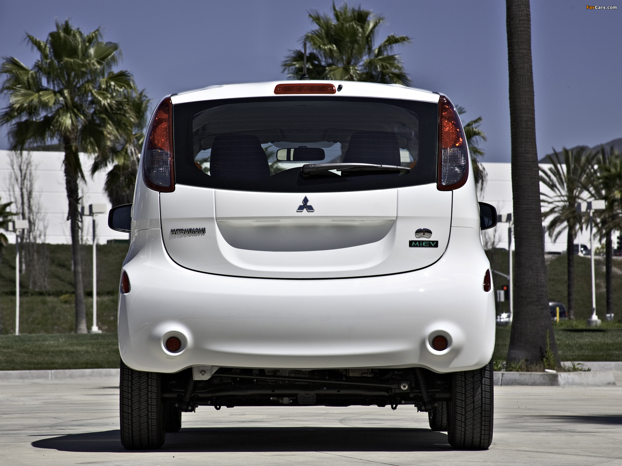 Mitsubishi i MiEV US-spec 2011 images (2048 x 1536)