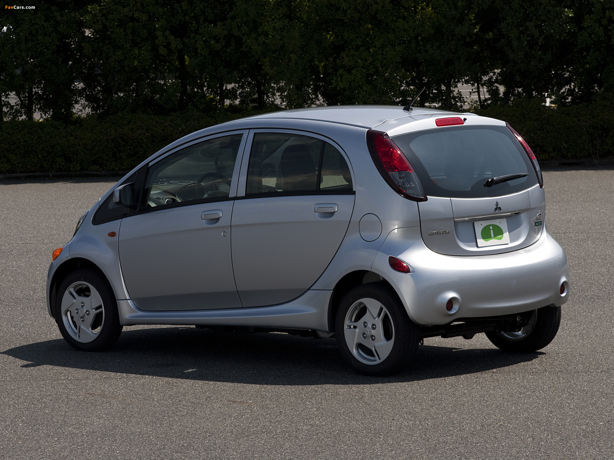 Mitsubishi i MiEV US-spec 2011 pictures (2048 x 1536)