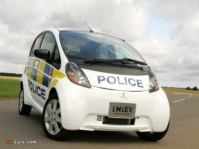 Photos of Mitsubishi i MiEV Police 2009 (640 x 480)
