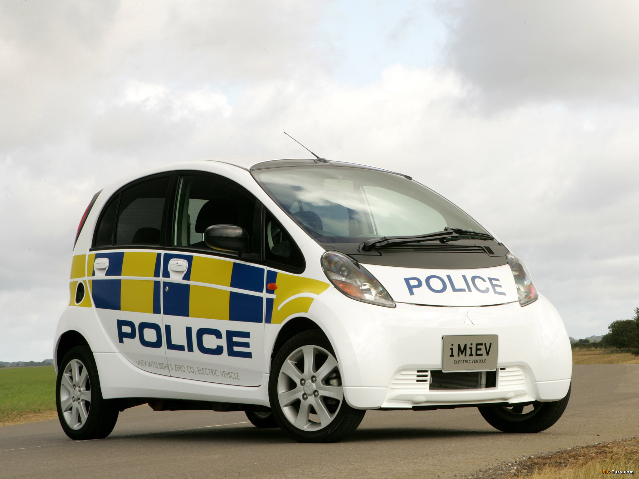 Pictures of Mitsubishi i MiEV Police 2009 (2048 x 1536)