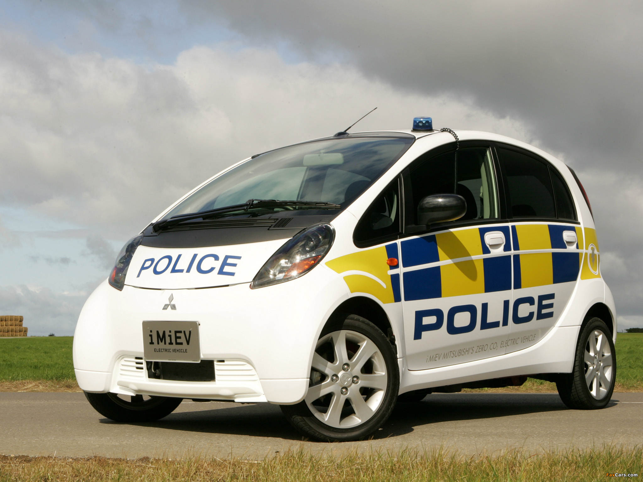 Pictures of Mitsubishi i MiEV Police 2009 (2048 x 1536)