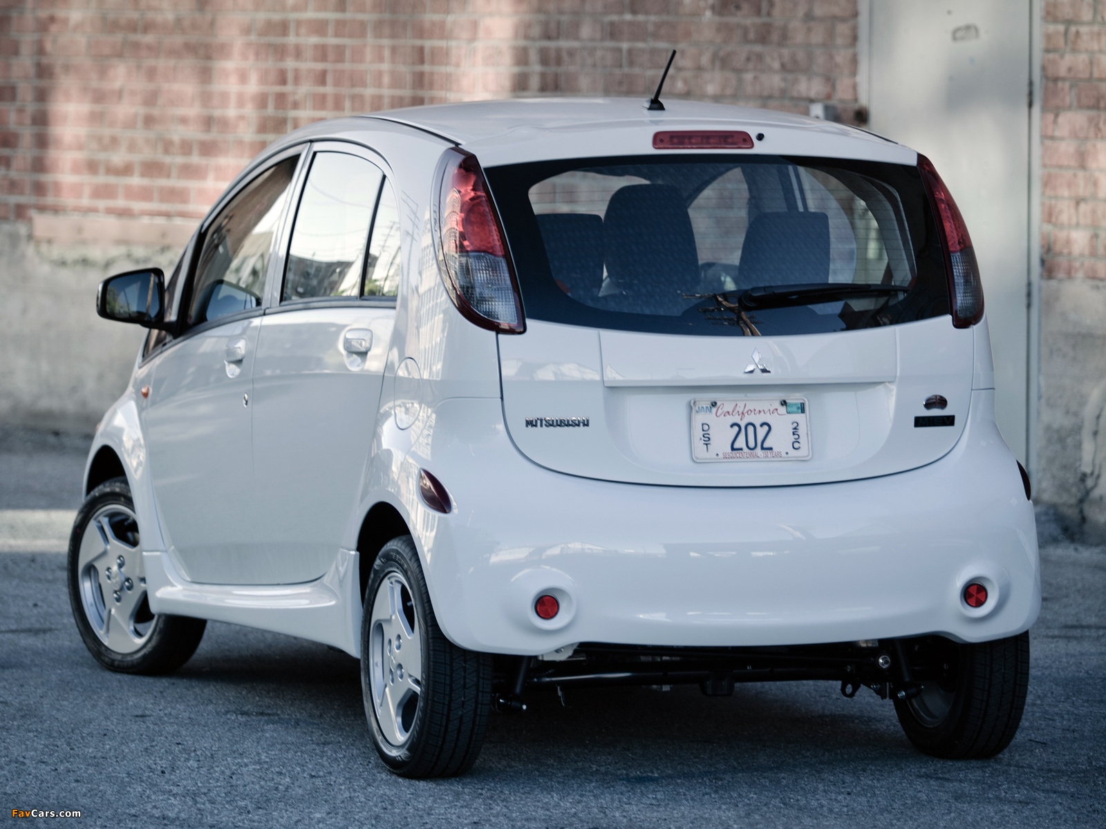 Pictures of Mitsubishi i MiEV US-spec 2011 (1600 x 1200)