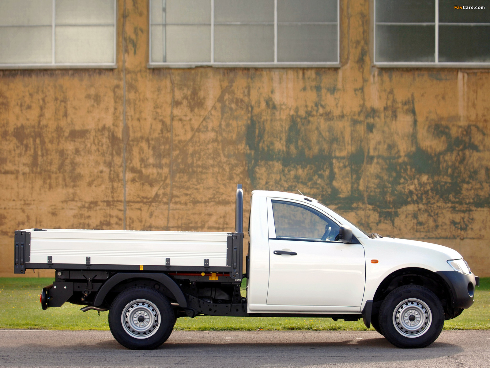 Images of Mitsubishi L200 Tipper UK-spec 2006–10 (1600 x 1200)