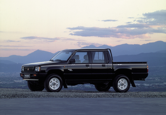 Mitsubishi L200 Double Cab 4WD 1986–96 images