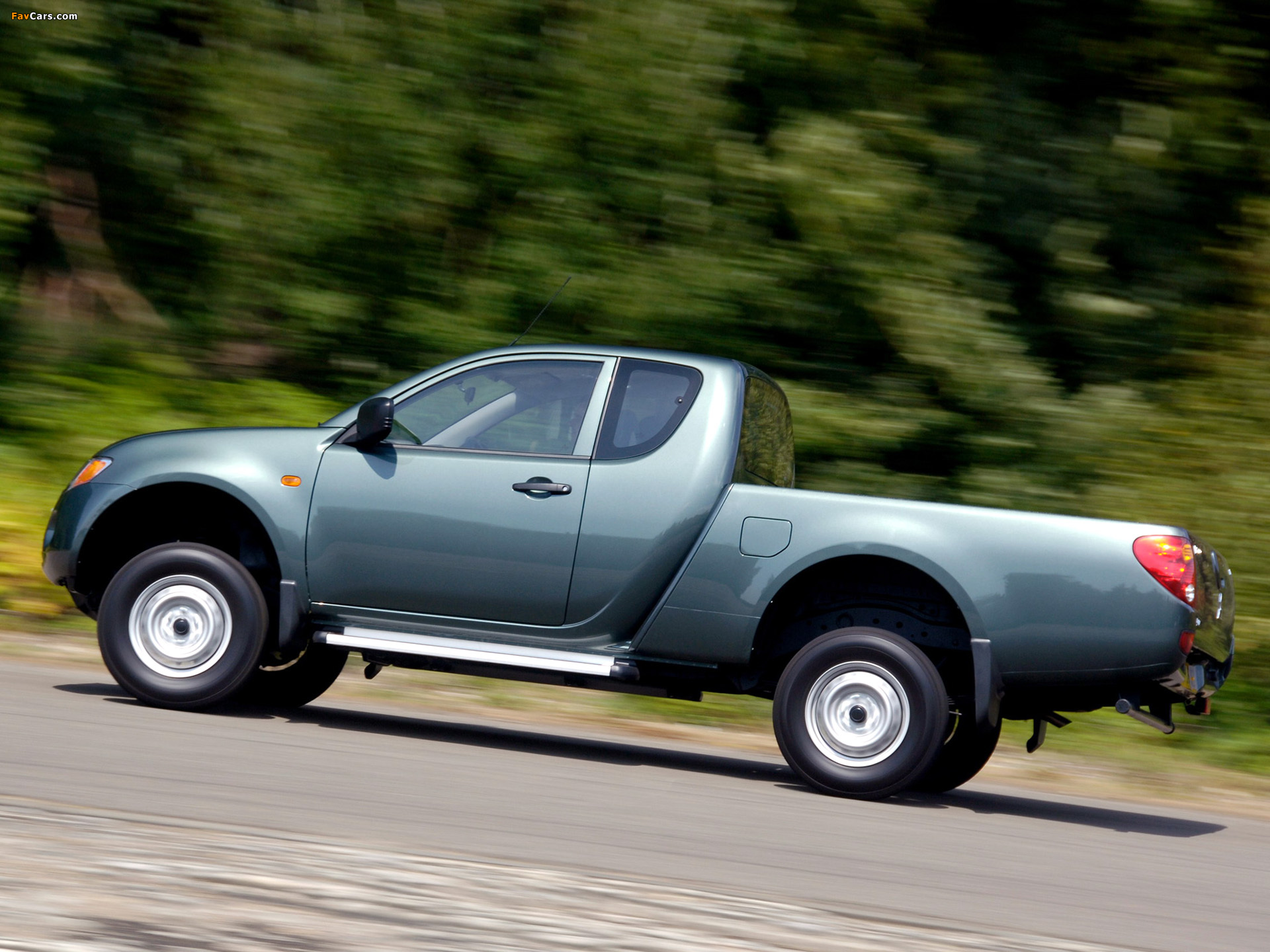 Mitsubishi L200 4Life Club Cab UK-spec 2006–10 wallpapers (1920 x 1440)