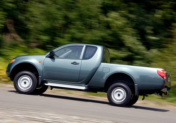 Mitsubishi L200 4Life Club Cab UK-spec 2006–10 wallpapers