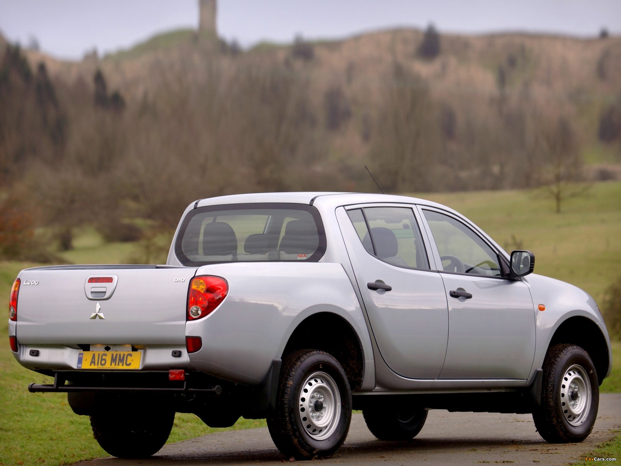 Mitsubishi L200 4Work Double Cab UK-spec 2006–10 wallpapers (2048 x 1536)