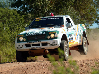 Mitsubishi L200 Evolution images