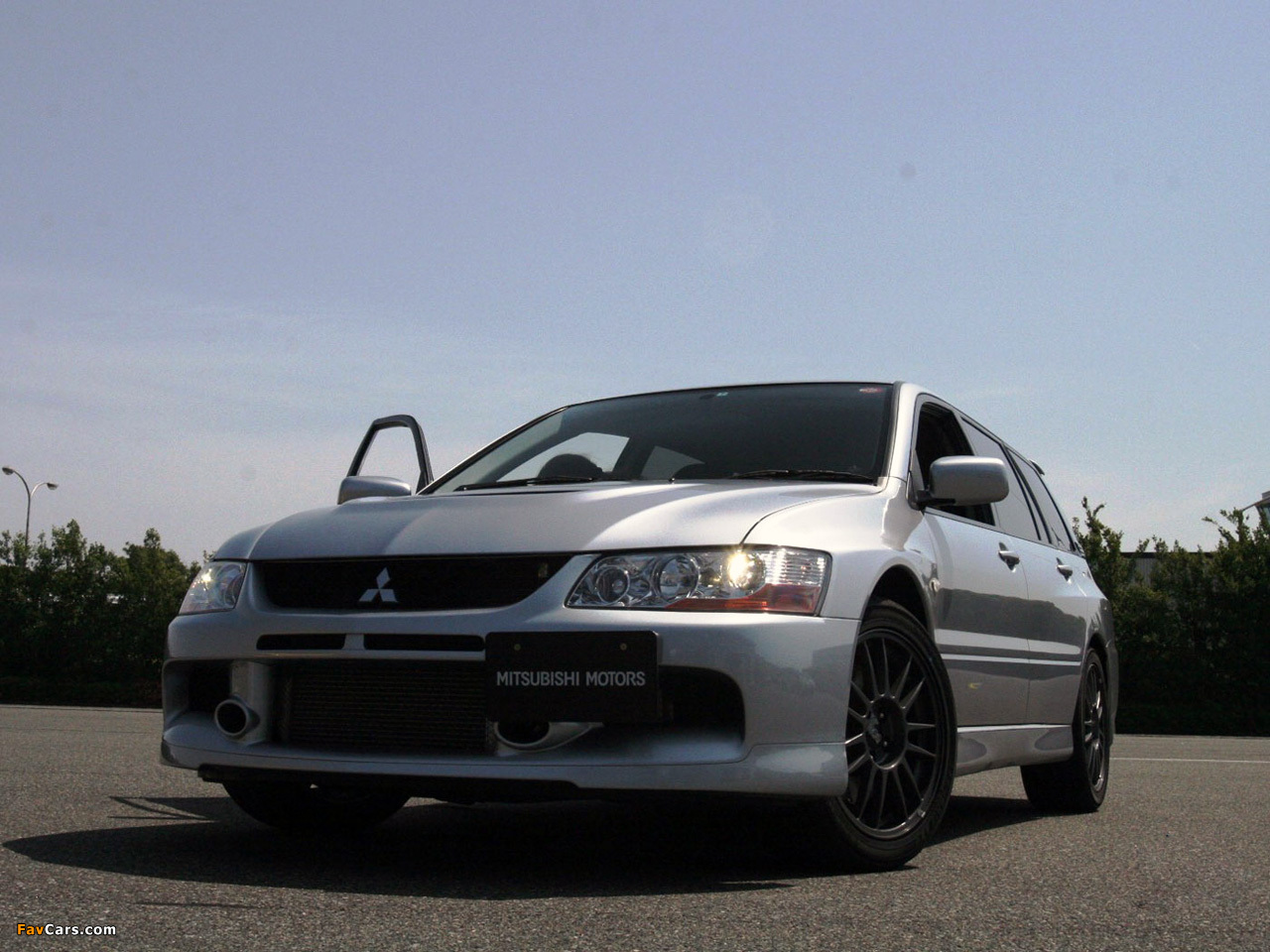 Mitsubishi Lancer Evolution IX Wagon 2005 wallpapers (1280 x 960)