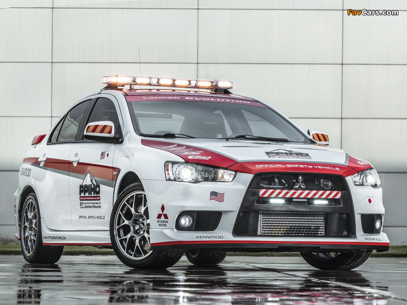 Photos of Mitsubishi Lancer Evolution Pikes Peak Safety Car 2013 (800 x 600)