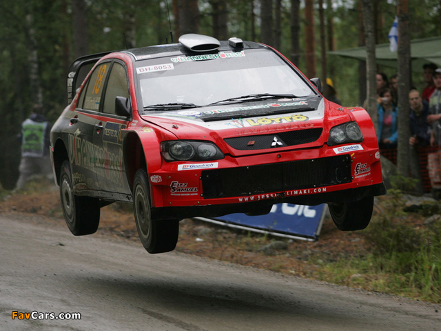 Photos of Mitsubishi Lancer WRC05 2005 (640 x 480)