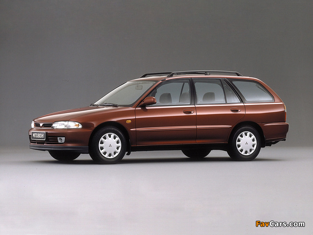 Pictures of Mitsubishi Lancer Wagon 1992–2000 (640 x 480)