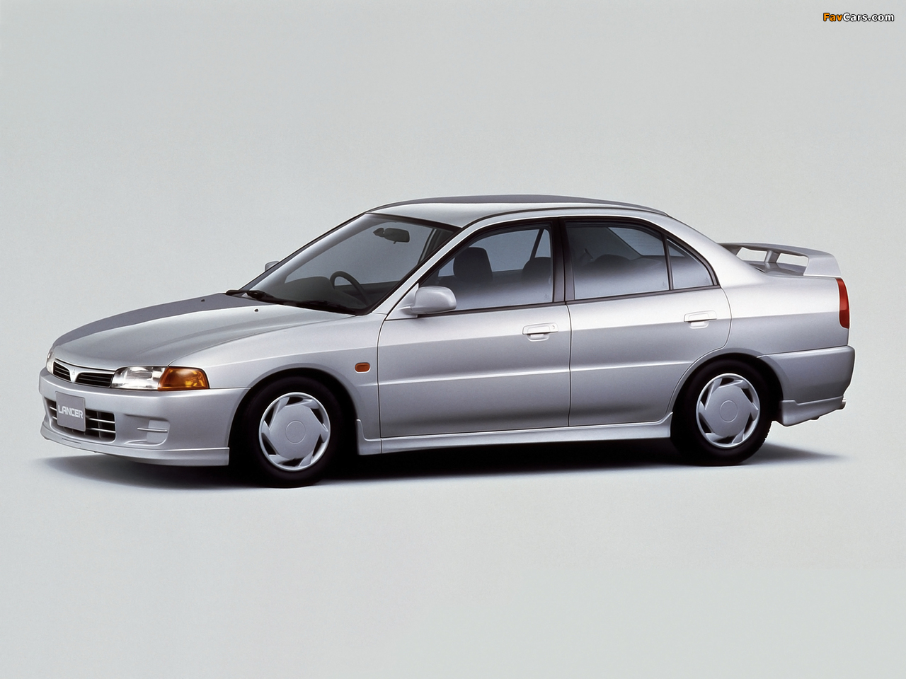Pictures of Mitsubishi Lancer JP-spec 1995–97 (1280 x 960)