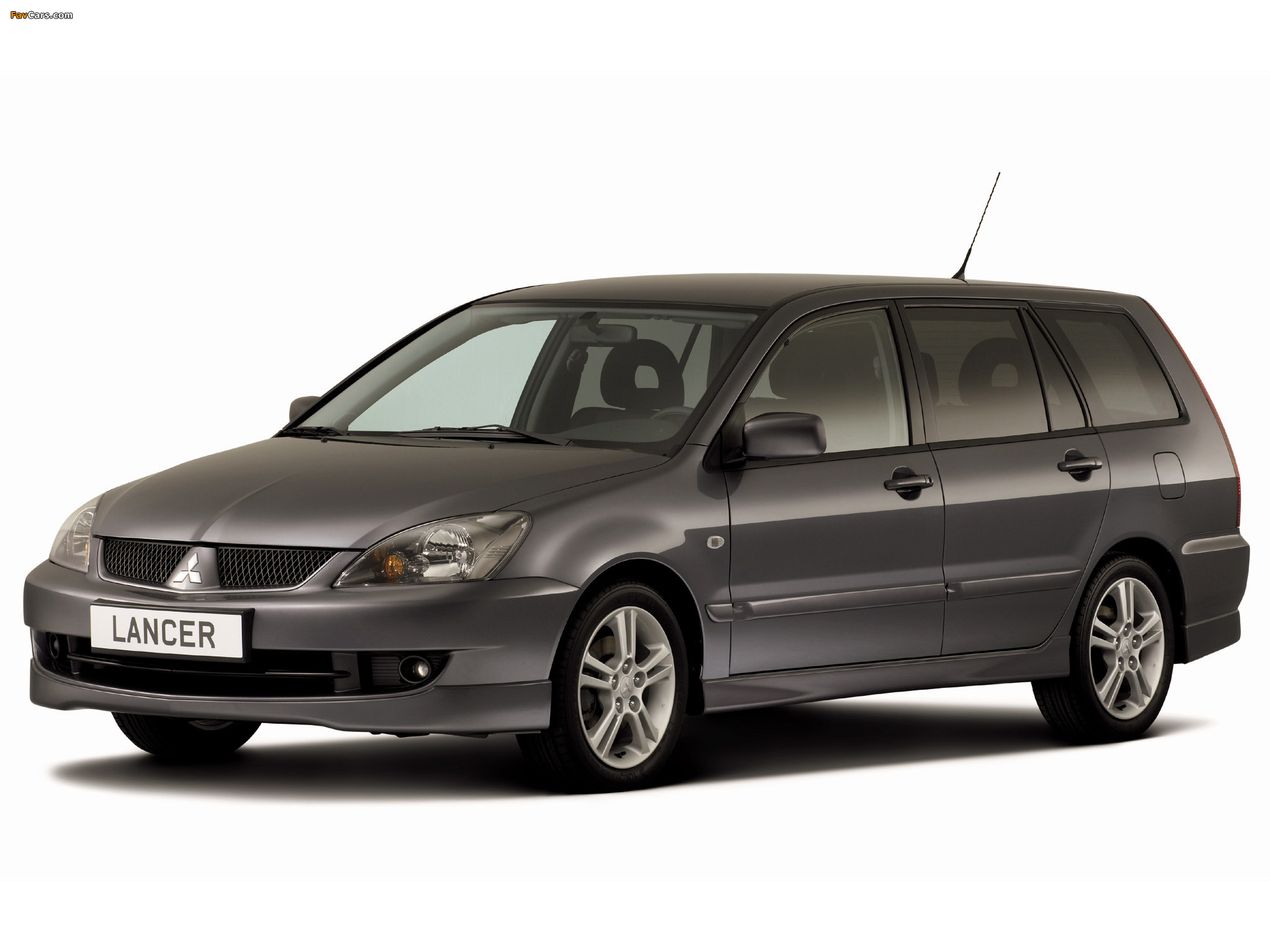 Pictures of Mitsubishi Lancer Wagon 2005–07 (2048 x 1536)