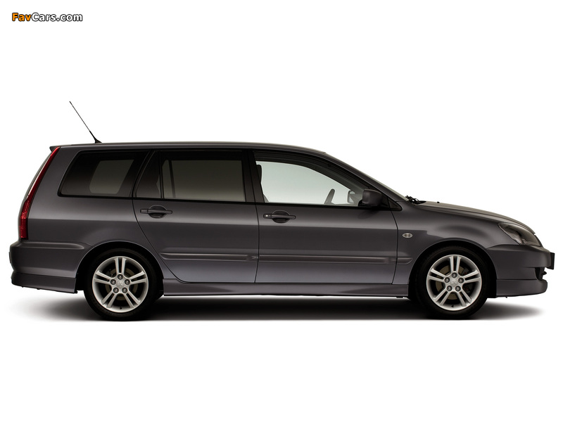 Pictures of Mitsubishi Lancer Wagon 2005–07 (800 x 600)