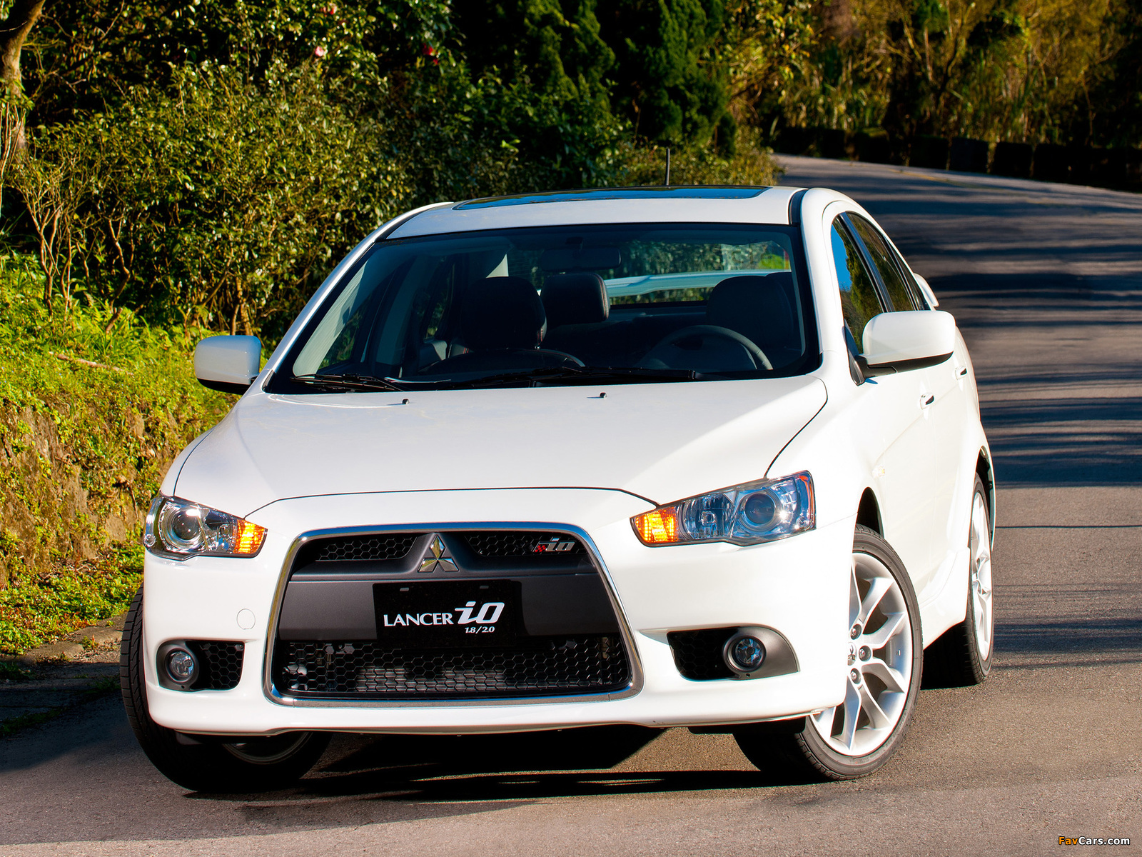 Mitsubishi Lancer iO TW-spec 2012 wallpapers (1600 x 1200)