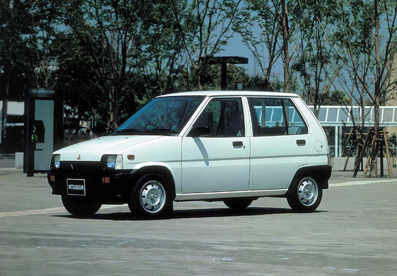 Pictures of Mitsubishi Minica 1984–89