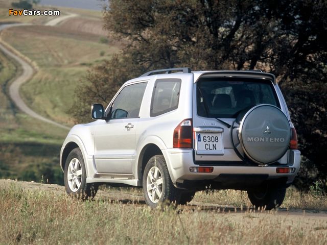 Mitsubishi Montero 3-door 1999–2006 images (640 x 480)