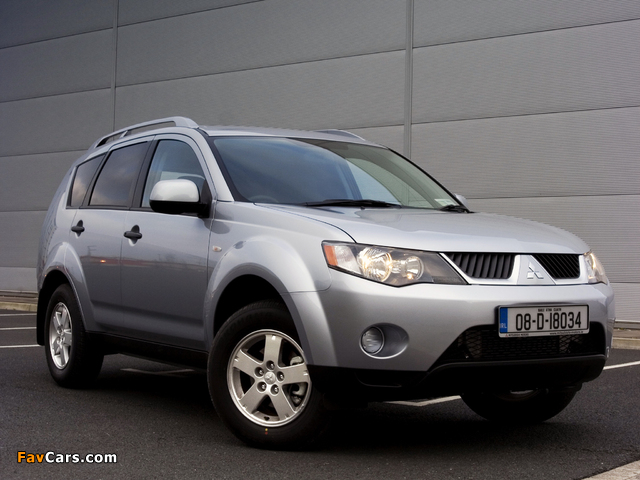 Images of Mitsubishi Outlander UK-spec 2007–09 (640 x 480)