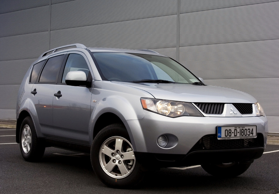 Images of Mitsubishi Outlander UK-spec 2007–09