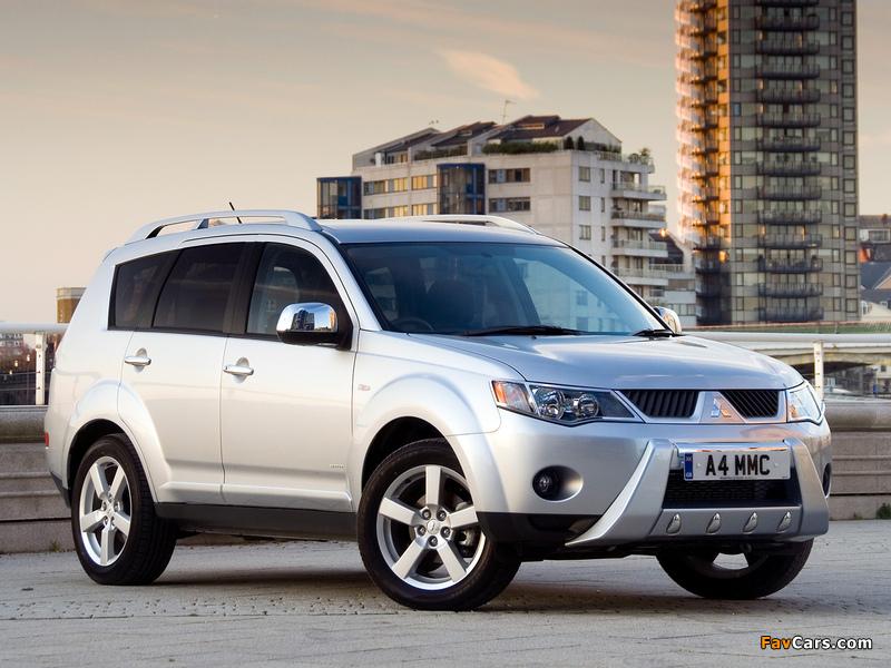 Images of Mitsubishi Outlander Warrior 2007–09 (800 x 600)