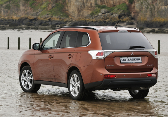 Images of Mitsubishi Outlander 2012