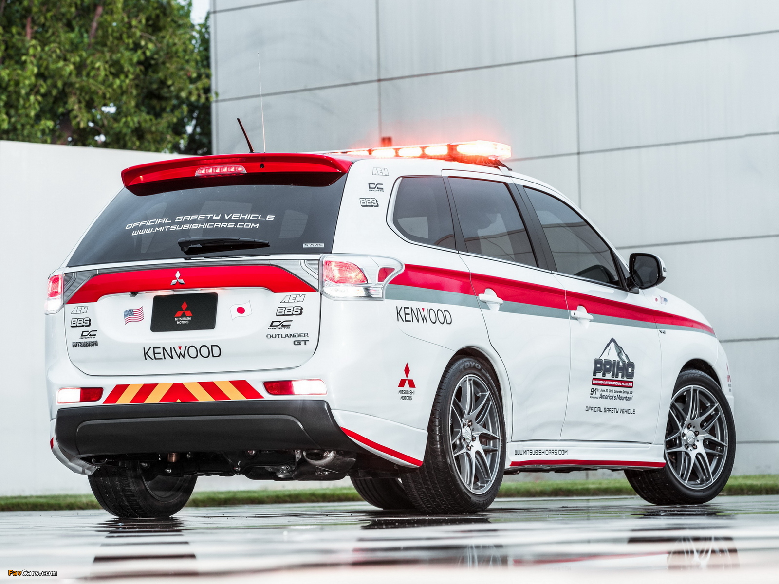 Images of Mitsubishi Outlander GT Pikes Peak Safety Car 2013 (1600 x 1200)